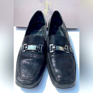 Amalfi snakeskin black loafer/heel loafer size 10
